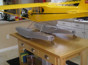 9 Floats & rudder control